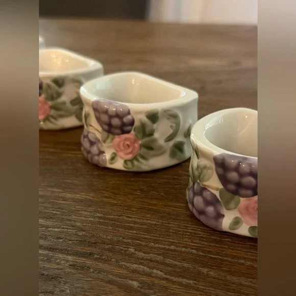 Pfaltzgraff Grapevine Ceramic Napkin Rings Set of 4 Floral Grape Design Vintage - Picture 3 of 7